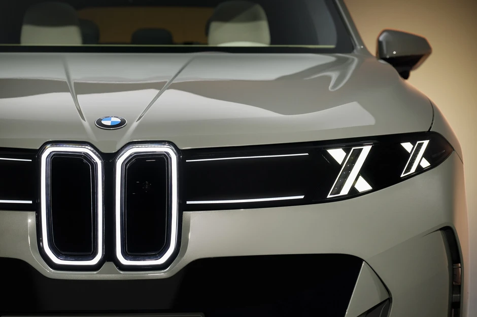 Lý do BMW hoãn dự án SUV off-road đấu với Mercedes-Benz G-Class Lý do BMW hoãn dự án SUV off-road đấu với Mercedes-Benz G-Class