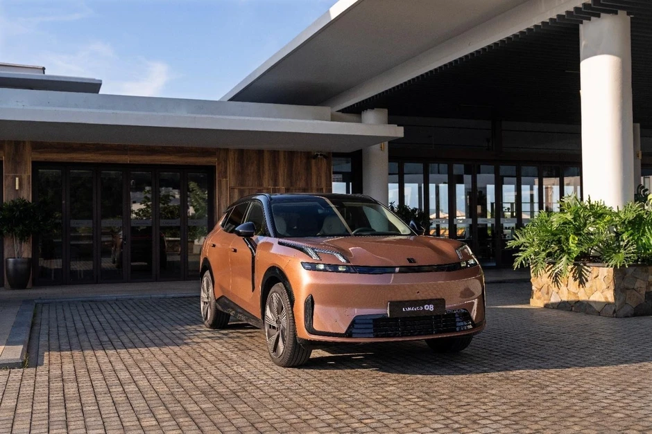 Lynk & Co 08 EM-P: SUV hạng sang không còn là “cỗ máy ngốn xăng” Lynk & Co 08 EM-P: SUV hạng sang không còn là “cỗ máy ngốn xăng”