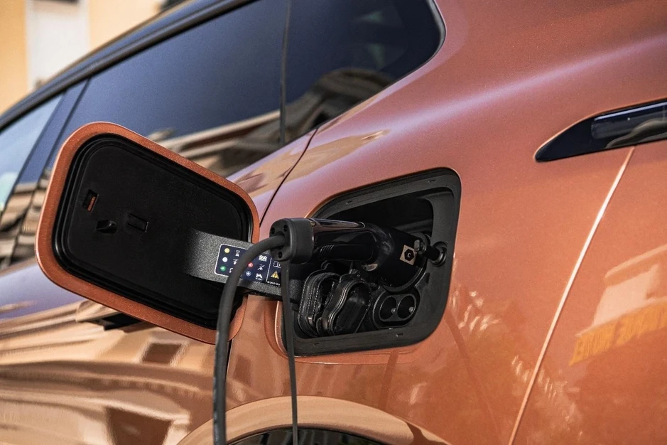 Lynk & Co 08 EM-P: SUV hạng sang không còn là “cỗ máy ngốn xăng” Lynk & Co 08 EM-P: SUV hạng sang không còn là “cỗ máy ngốn xăng”