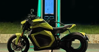 Mẫu xe máy điện đi được 300 km sau 10 phút sạc