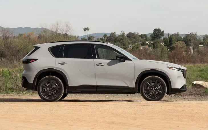 Mazda CX-5 dễ thêm bản chạy việt dã, không còn đóng khung 'xe gia đình cái gì cũng vừa đủ' Mazda CX-5 dễ thêm bản chạy việt dã, không còn đóng khung 'xe gia đình cái gì cũng vừa đủ'