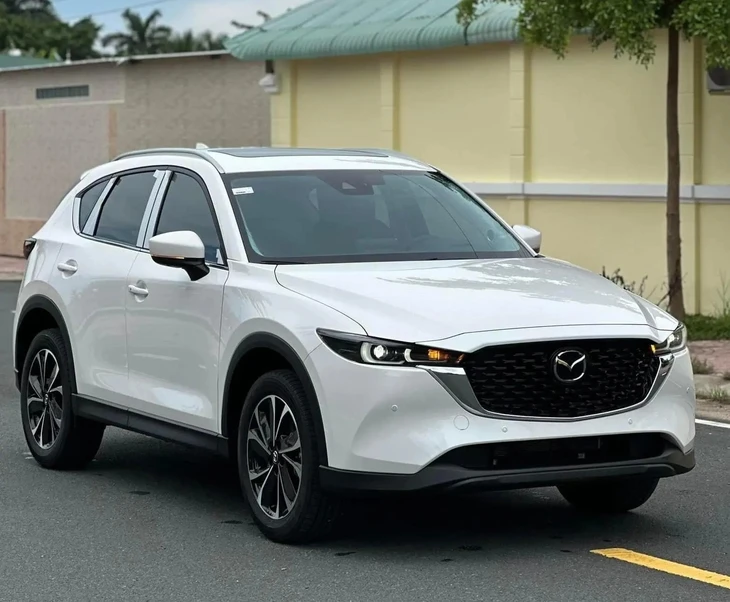 Mazda CX-5 thêm bản thấp ở Việt Nam: Niêm yết chưa tới 700 triệu, còn giảm thêm ở đại lý đọ cả SUV B
