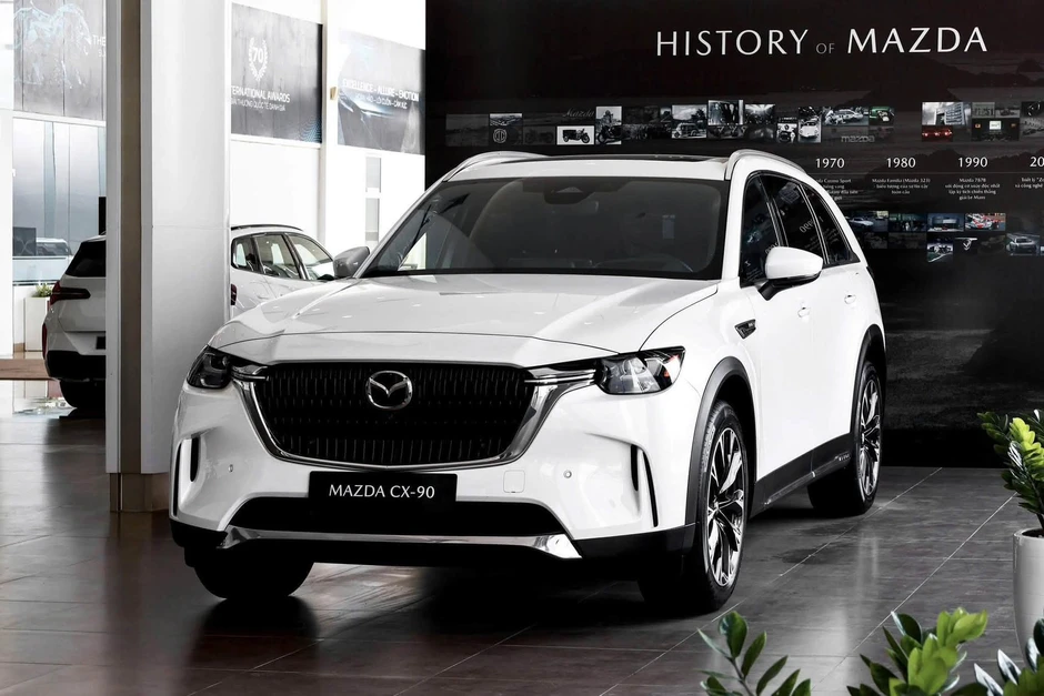 Mazda CX-90 giảm giá hơn 80 triệu tại đại lý: Bản PHEV còn 2,218 tỷ đồng, tăng sức cạnh tranh Palisade, Teramont Mazda CX-90 giảm giá hơn 80 triệu tại đại lý: Bản PHEV còn 2,218 tỷ đồng, tăng sức cạnh tranh Palisade, Teramont