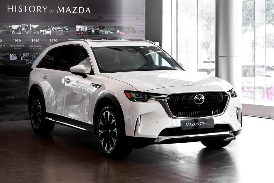 Mazda CX-90 giảm giá hơn 80 triệu tại đại lý: Bản PHEV còn 2,218 tỷ đồng, tăng sức cạnh tranh Palisade, Teramont Mazda CX-90 giảm giá hơn 80 triệu tại đại lý: Bản PHEV còn 2,218 tỷ đồng, tăng sức cạnh tranh Palisade, Teramont
