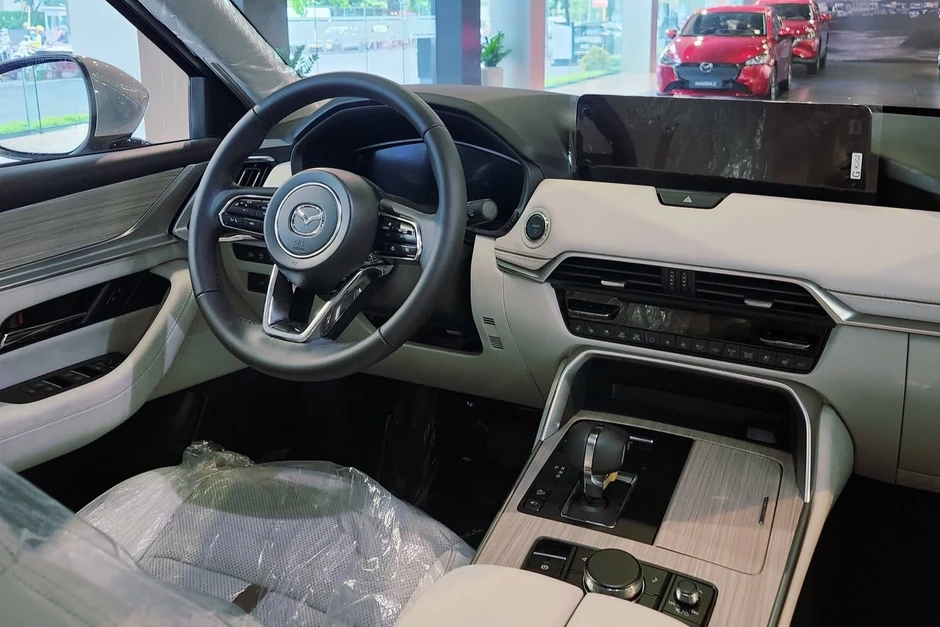 Mazda CX-90 lần đầu có ưu đãi tại đại lý, mức giảm 81 triệu đồng Mazda CX-90 lần đầu có ưu đãi tại đại lý, mức giảm 81 triệu đồng