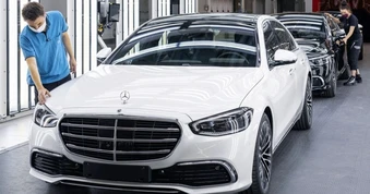 Mercedes-Benz có thể đóng cửa hai nhà máy tại Đức