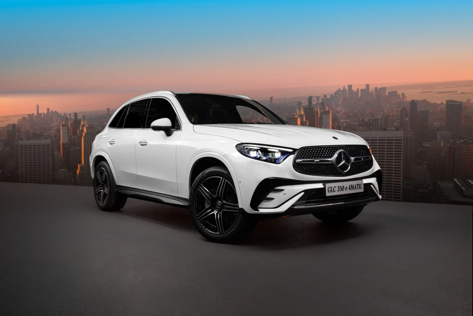Mercedes-Benz GLC PHEV ra mắt Việt Nam: Giá gần 3 tỷ đồng, hết xăng vẫn chạy tới 128km, ‘phả hơi nóng’ lên X3, Q5 Mercedes-Benz GLC PHEV ra mắt Việt Nam: Giá gần 3 tỷ đồng, hết xăng vẫn chạy tới 128km, ‘phả hơi nóng’ lên X3, Q5
