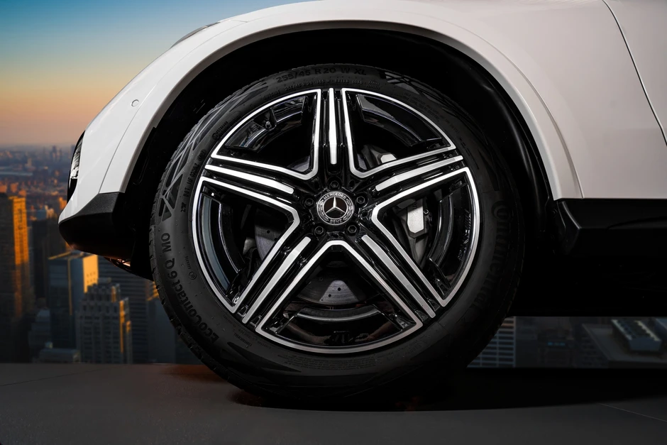 Mercedes-Benz GLC PHEV ra mắt Việt Nam: Giá gần 3 tỷ đồng, hết xăng vẫn chạy tới 128km, ‘phả hơi nóng’ lên X3, Q5 Mercedes-Benz GLC PHEV ra mắt Việt Nam: Giá gần 3 tỷ đồng, hết xăng vẫn chạy tới 128km, ‘phả hơi nóng’ lên X3, Q5