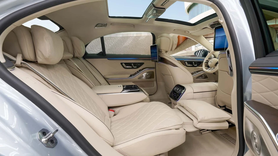 Mercedes-Benz S-Class bản mới xuất hiện tại Việt Nam Mercedes-Benz S-Class bản mới xuất hiện tại Việt Nam