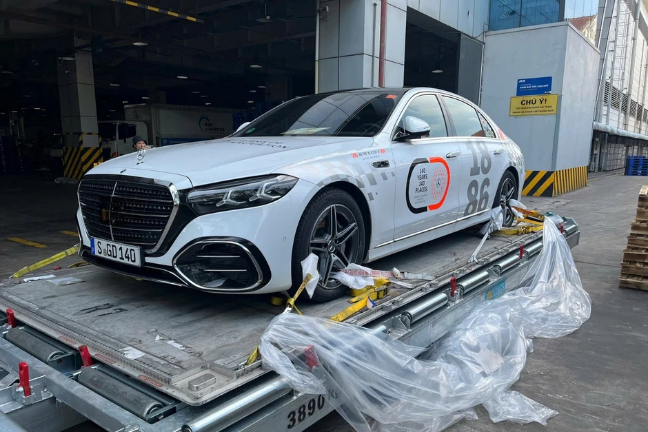Mercedes-Benz S-Class bản mới xuất hiện tại Việt Nam Mercedes-Benz S-Class bản mới xuất hiện tại Việt Nam