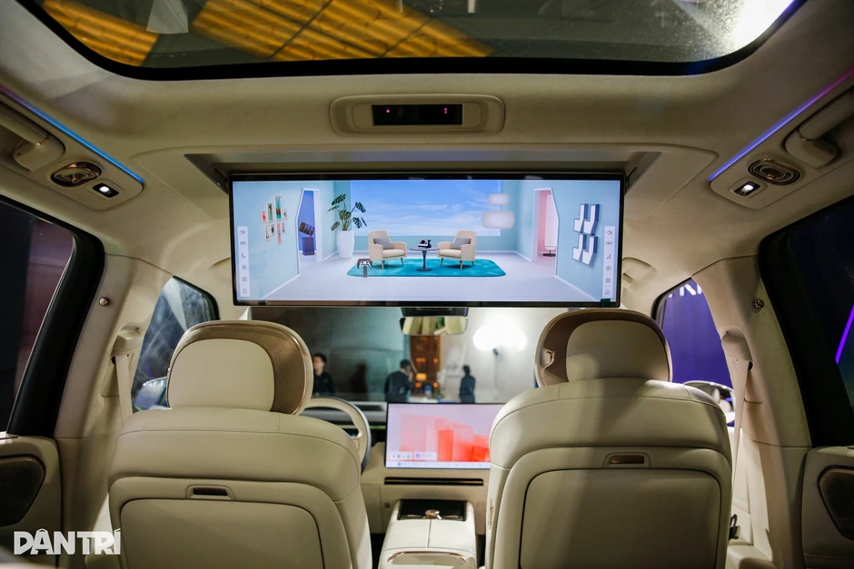 Mercedes-Benz thừa nhận sai lầm khi làm màn hình giải trí cỡ lớn. Mercedes-Benz thừa nhận sai lầm khi làm màn hình giải trí cỡ lớn.