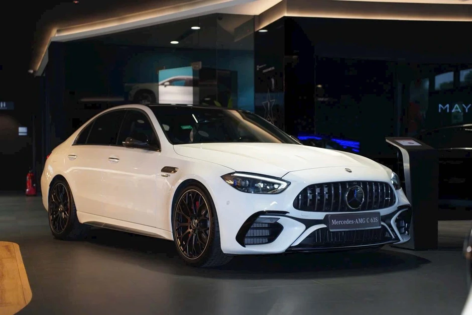 Mercedes C-Class phiên bản hiệu suất cao giảm gần 1 tỷ đồng tại đại lý