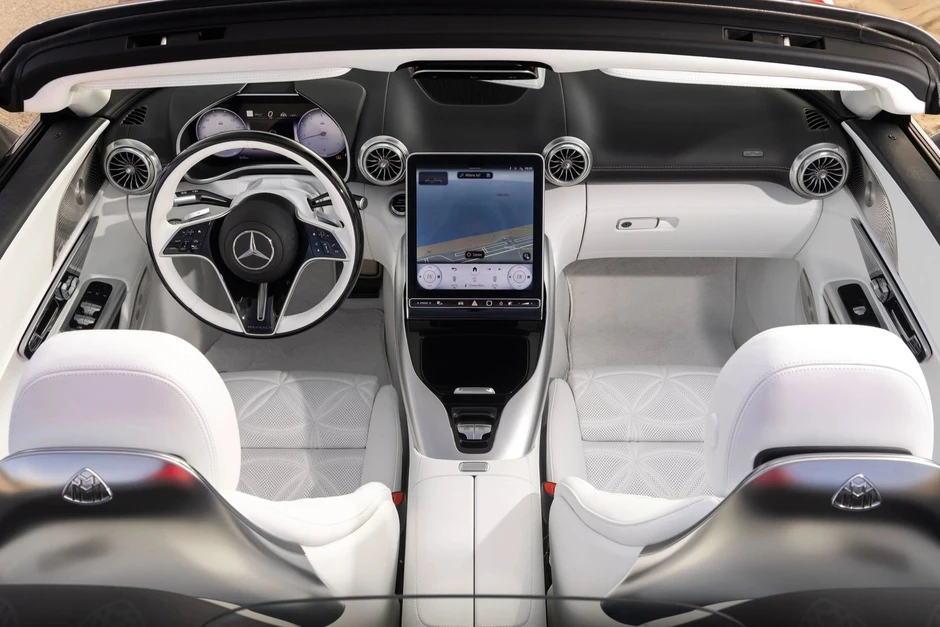 Mercedes công bố giá loạt xe sang mới tại Việt Nam, không dưới 10 tỷ đồng Mercedes công bố giá loạt xe sang mới tại Việt Nam, không dưới 10 tỷ đồng