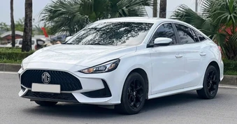 MG5 "xả kho" giảm hơn 100 triệu đồng, gây sức ép lên Mazda3