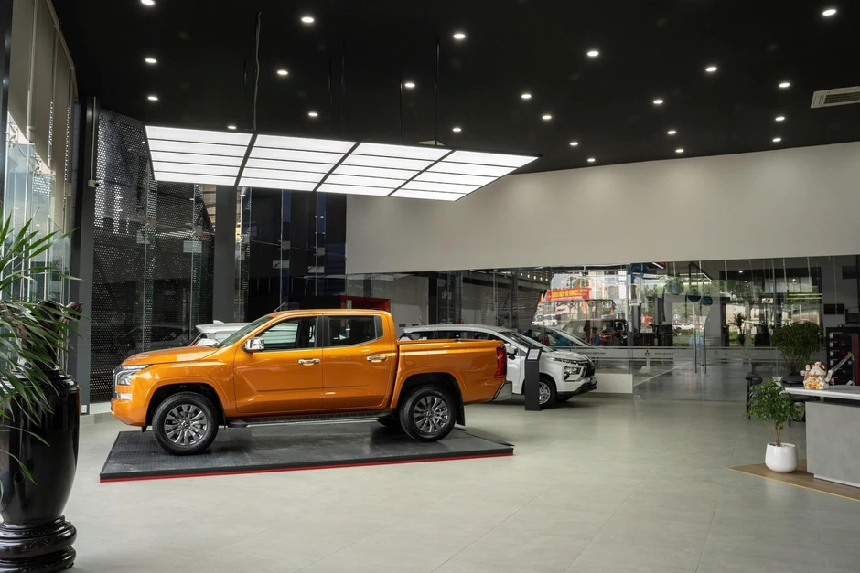 Mitsubishi chạm mốc 76 đại lý, nâng cấp kho phụ tùng phục vụ khách Việt
