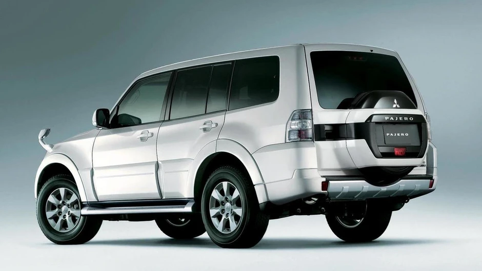 Mitsubishi giải thích lý do Pajero mới không có lốp dự phòng treo phía sau Mitsubishi giải thích lý do Pajero mới không có lốp dự phòng treo phía sau