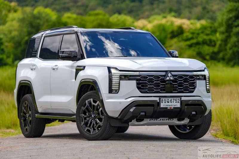 Mitsubishi Pajero thế hệ mới chốt ngày ra mắt ĐNÁ: 3 phiên bản giá quy đổi từ 1,2 tỷ, máy dầu hơn 200 mã lực, tham vọng đấu Everest Mitsubishi Pajero thế hệ mới chốt ngày ra mắt ĐNÁ: 3 phiên bản giá quy đổi từ 1,2 tỷ, máy dầu hơn 200 mã lực, tham vọng đấu Everest