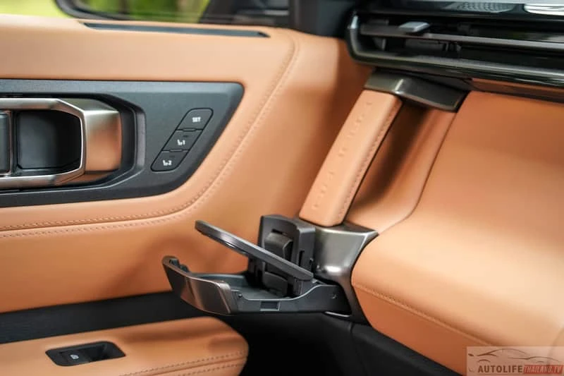 Mitsubishi Pajero thế hệ mới chốt ngày ra mắt ĐNÁ: 3 phiên bản giá quy đổi từ 1,2 tỷ, máy dầu hơn 200 mã lực, tham vọng đấu Everest Mitsubishi Pajero thế hệ mới chốt ngày ra mắt ĐNÁ: 3 phiên bản giá quy đổi từ 1,2 tỷ, máy dầu hơn 200 mã lực, tham vọng đấu Everest