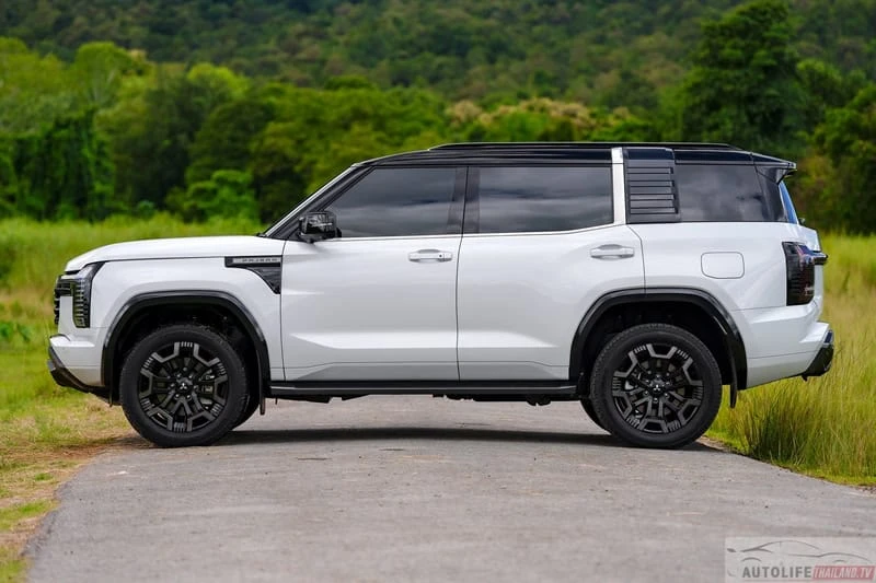 Mitsubishi Pajero thế hệ mới chốt ngày ra mắt ĐNÁ: 3 phiên bản giá quy đổi từ 1,2 tỷ, máy dầu hơn 200 mã lực, tham vọng đấu Everest Mitsubishi Pajero thế hệ mới chốt ngày ra mắt ĐNÁ: 3 phiên bản giá quy đổi từ 1,2 tỷ, máy dầu hơn 200 mã lực, tham vọng đấu Everest