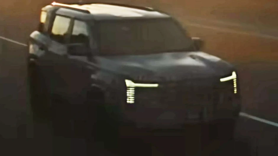 Mitsubishi Pajero thế hệ mới sẽ cạnh tranh Toyota Land Cruiser