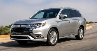 Mitsubishi triệu hồi 108.000 xe Outlander do lỗi cửa sau
