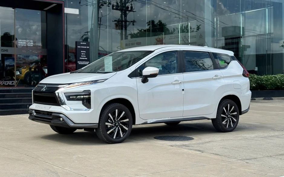Mitsubishi Triton vẫn khuyến mại mạnh tay sau tháng lên top doanh số phân khúc: Giảm lăn bánh tới 56 triệu đồng, bản mới ra mắt cũng không ngoại lệ Mitsubishi Triton vẫn khuyến mại mạnh tay sau tháng lên top doanh số phân khúc: Giảm lăn bánh tới 56 triệu đồng, bản mới ra mắt cũng không ngoại lệ