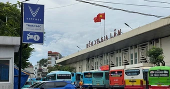 Mô hình trạm sạc tích hợp tại bến xe tạo thuận lợi cho tài xế dịch vụ
