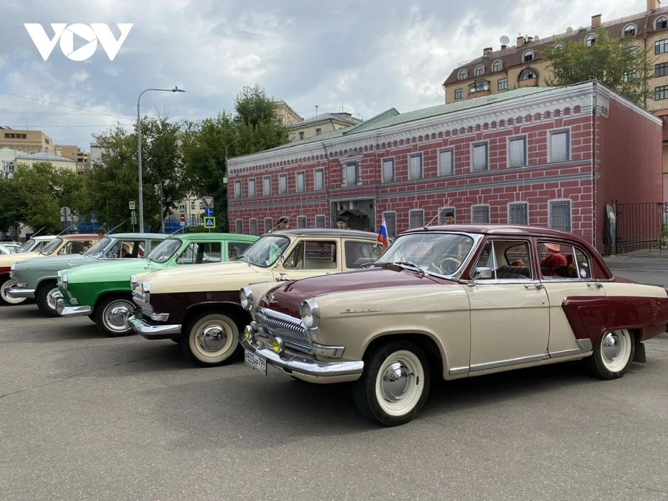 Moscow diễu hành và triển lãm xe cổ, kỷ niệm 127 năm mạng lưới tàu điện cổ Moscow diễu hành và triển lãm xe cổ, kỷ niệm 127 năm mạng lưới tàu điện cổ