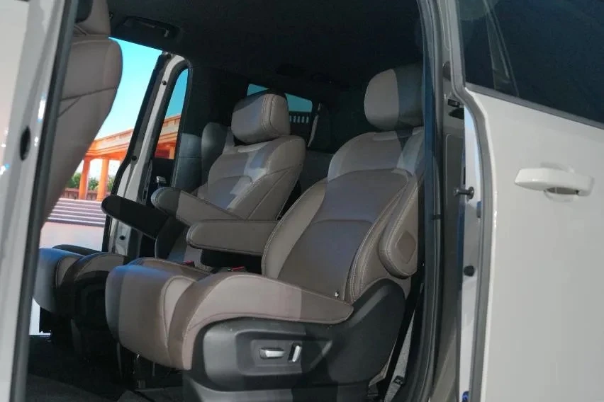 MPV cửa lùa Wuling Darion lộ diện tại Việt Nam: Dự kiến dưới 800 triệu, to hơn Innova Cross, cửa lùa như Carnival, có cả PHEV lẫn thuần điện MPV cửa lùa Wuling Darion lộ diện tại Việt Nam: Dự kiến dưới 800 triệu, to hơn Innova Cross, cửa lùa như Carnival, có cả PHEV lẫn thuần điện