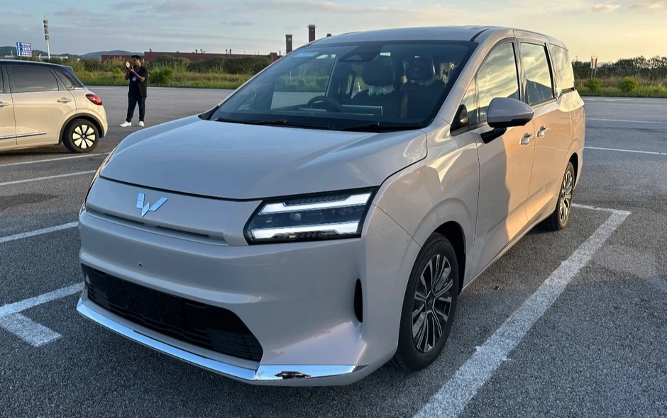 MPV cửa lùa Wuling Darion lộ diện tại Việt Nam: Dự kiến dưới 800 triệu, to hơn Innova Cross, cửa lùa như Carnival, có cả PHEV lẫn thuần điện MPV cửa lùa Wuling Darion lộ diện tại Việt Nam: Dự kiến dưới 800 triệu, to hơn Innova Cross, cửa lùa như Carnival, có cả PHEV lẫn thuần điện