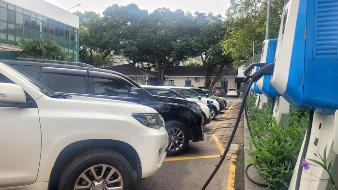 Nếu 100 ngàn xe ô tô cùng sạc một lúc sẽ thế nào với hệ thống điện? Nếu 100 ngàn xe ô tô cùng sạc một lúc sẽ thế nào với hệ thống điện?