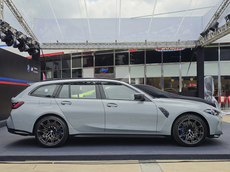 Ngắm BMW M3 Touring giá gần 5,4 tỷ tại Việt Nam, riêng màu sơn đủ mua 1 chiếc SH Ngắm BMW M3 Touring giá gần 5,4 tỷ tại Việt Nam, riêng màu sơn đủ mua 1 chiếc SH