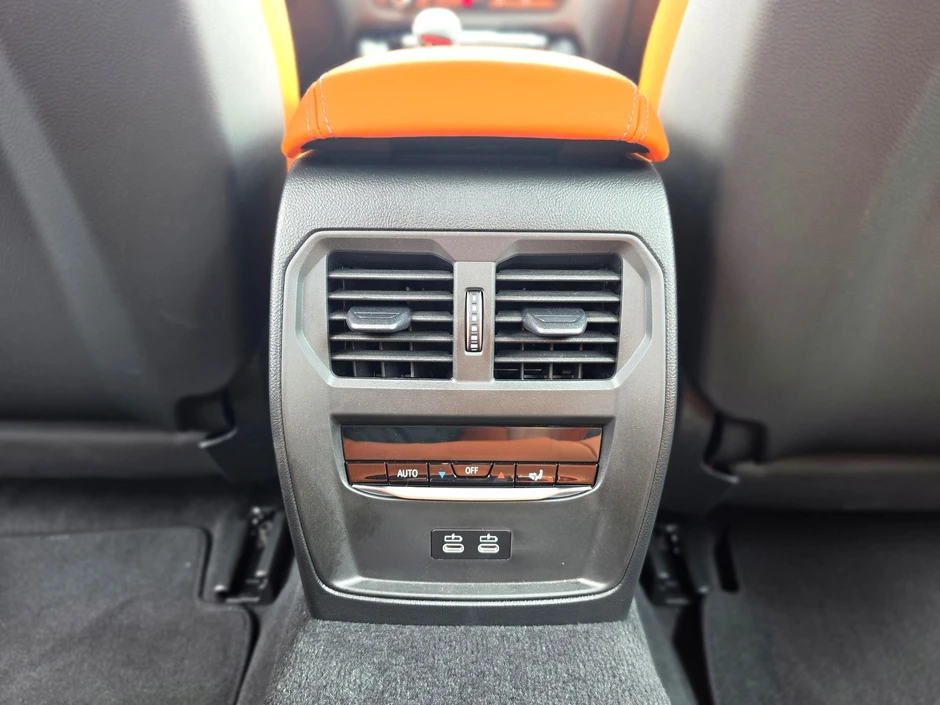 Ngắm BMW M3 Touring giá gần 5,4 tỷ tại Việt Nam, riêng màu sơn đủ mua 1 chiếc SH Ngắm BMW M3 Touring giá gần 5,4 tỷ tại Việt Nam, riêng màu sơn đủ mua 1 chiếc SH