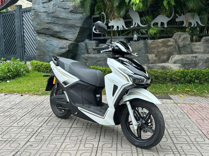Người dùng trẻ nói về VinFast Kinet: Ngoại hình thể thao, vặn ga thấy 'đã' Người dùng trẻ nói về VinFast Kinet: Ngoại hình thể thao, vặn ga thấy 'đã'