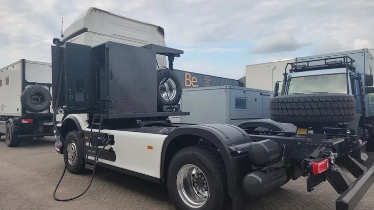 Nhà di động điện đầu tiên chạy vòng quanh thế giới: 40.000km qua 38 quốc gia chỉ với 80 lần sạc