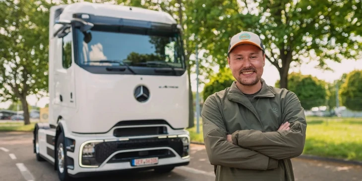 Nhà di động điện đầu tiên chạy vòng quanh thế giới: 40.000km qua 38 quốc gia chỉ với 80 lần sạc