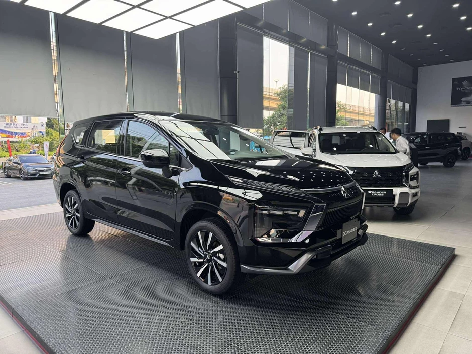 Nhiều mẫu MPV giảm giá, xe 7 chỗ hạ xuống dưới 400 triệu đồng Nhiều mẫu MPV giảm giá, xe 7 chỗ hạ xuống dưới 400 triệu đồng