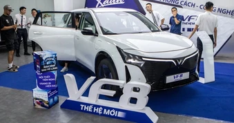 Nhiều người tranh thủ chốt cọc VF 8 thế hệ mới trước khi hết hạn ưu đãi