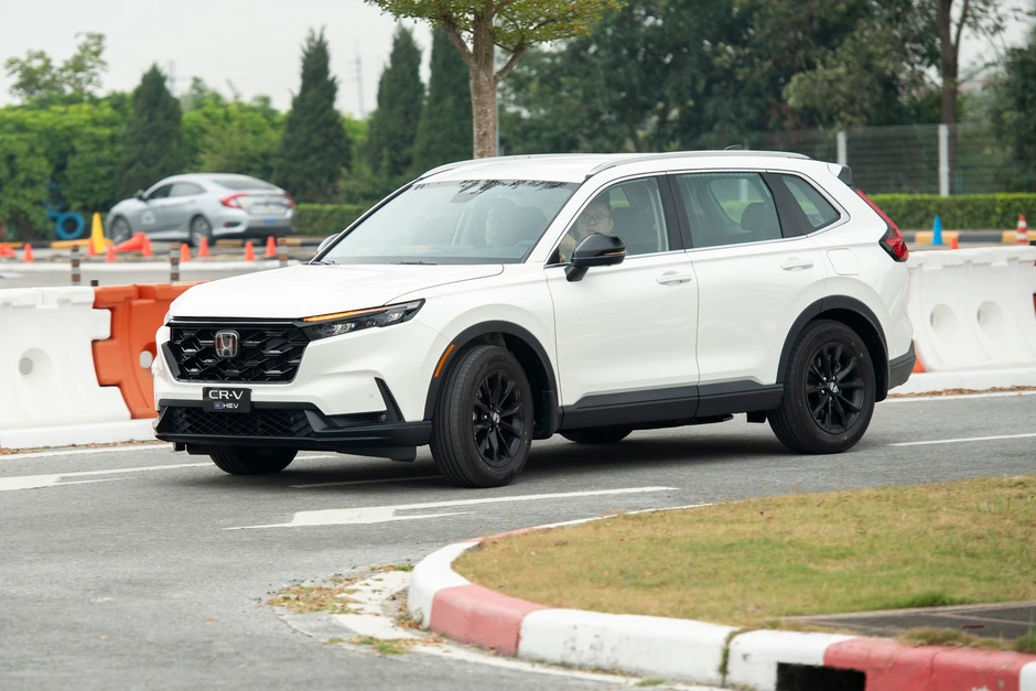 Những mẫu xe hybrid được người dùng Việt ưa chuộng nhất