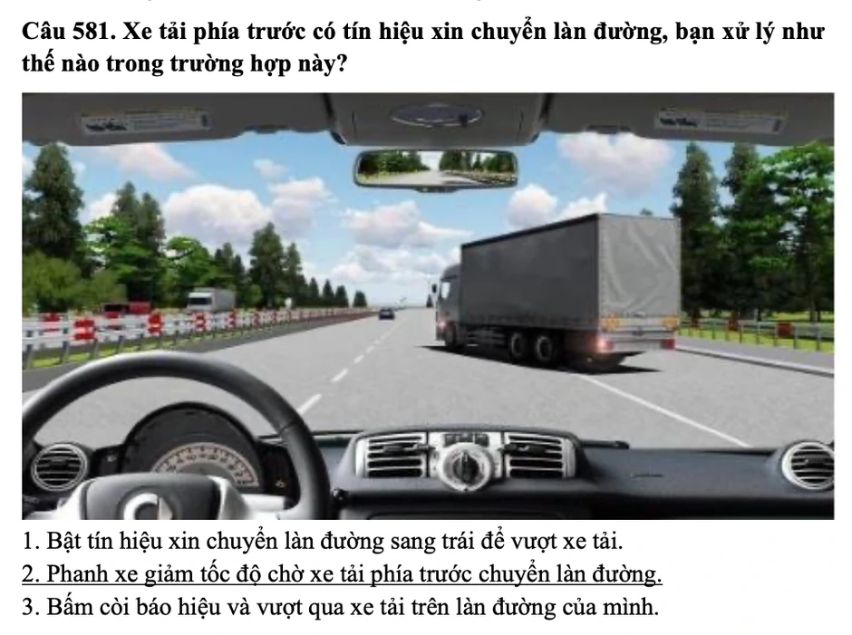 Nhường hay tăng tốc vượt xe phía trước đang đè vạch liền để chuyển làn? Nhường hay tăng tốc vượt xe phía trước đang đè vạch liền để chuyển làn?