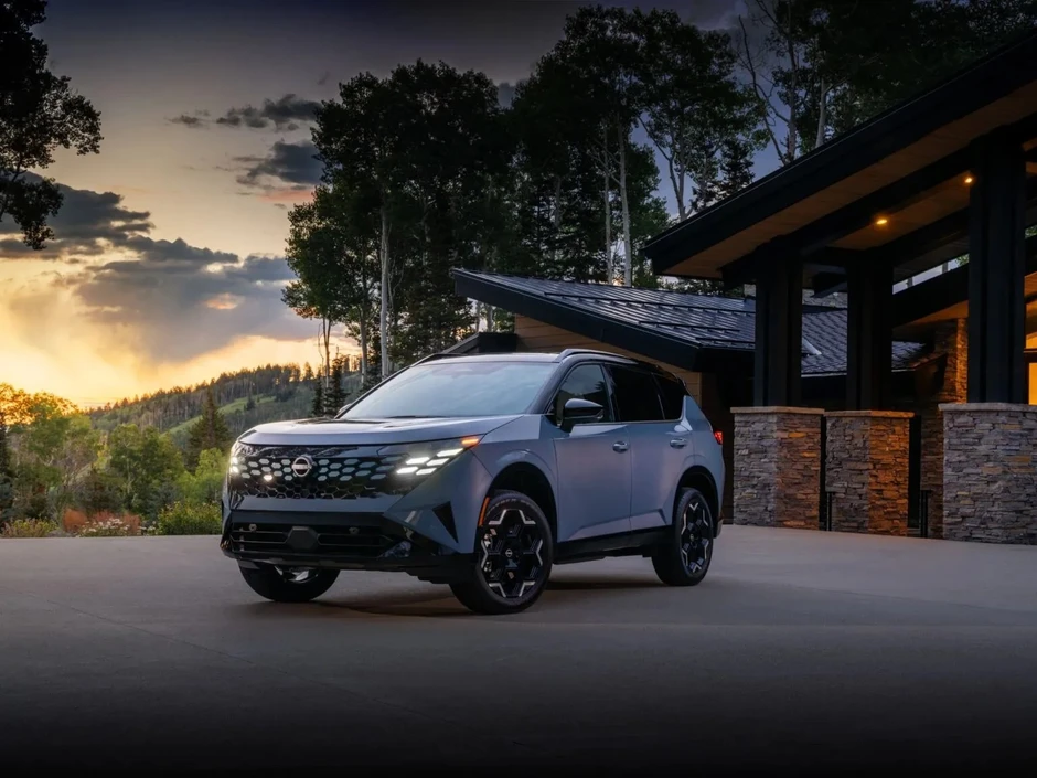 Nissan X-Trail đời mới có giá quy đổi từ hơn 920 triệu đồng: Chung gầm Outlander nhưng thiết kế khác hẳn, động cơ hybrid hỗn hợp chỉ tốn 6,2L/100km Nissan X-Trail đời mới có giá quy đổi từ hơn 920 triệu đồng: Chung gầm Outlander nhưng thiết kế khác hẳn, động cơ hybrid hỗn hợp chỉ tốn 6,2L/100km