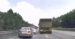 Ô tô con gây họa vì vượt ẩu, đi kiểu điền vào chỗ trống trên cao tốc