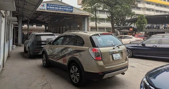 Ô tô động cơ diesel ầm ầm “vượt ải” khí thải ở trạm đăng kiểm