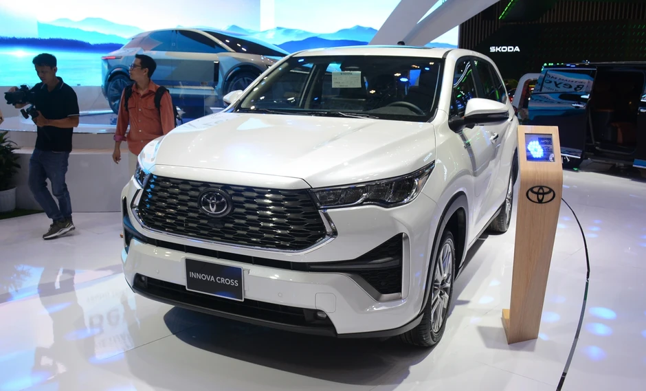 Ô tô hybrid của Toyota hút khách, Hilux vượt Yaris Cross trở thành xe bán chạy nhất Ô tô hybrid của Toyota hút khách, Hilux vượt Yaris Cross trở thành xe bán chạy nhất