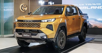 Ô tô hybrid của Toyota hút khách, Hilux vượt Yaris Cross trở thành xe bán chạy nhất