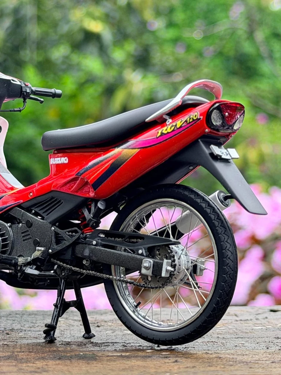 Ông bố trẻ ở Đà Lạt tái hiện huyền thoại ‘Su Xì po’ chỉ nằm trong lòng bàn tay Ông bố trẻ ở Đà Lạt tái hiện huyền thoại ‘Su Xì po’ chỉ nằm trong lòng bàn tay