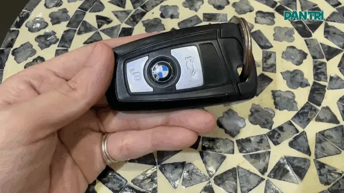 Phải làm gì khi chìa khóa thông minh ô tô hết pin? Phải làm gì khi chìa khóa thông minh ô tô hết pin?