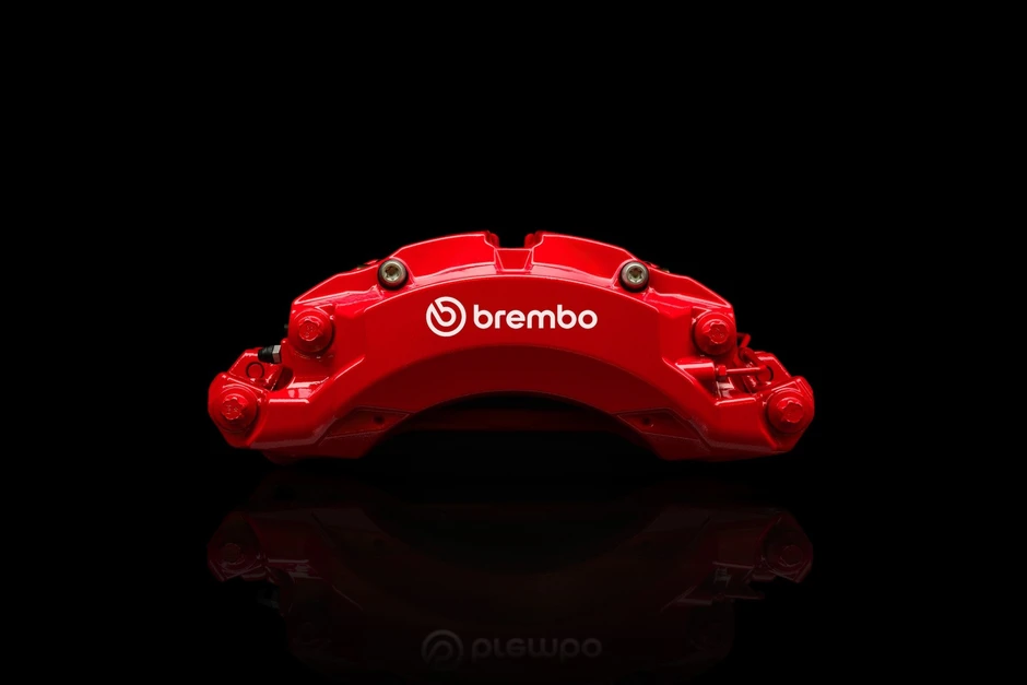 Phanh Brembo khủng nhất lịch sử lại gắn cho… bán tải Phanh Brembo khủng nhất lịch sử lại gắn cho… bán tải