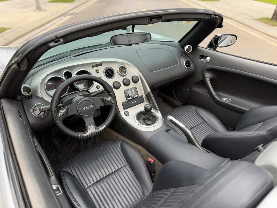 Pontiac Solstice 2006 số sàn độc nhất Việt Nam rao bán giá 1,85 tỷ đồng Pontiac Solstice 2006 số sàn độc nhất Việt Nam rao bán giá 1,85 tỷ đồng