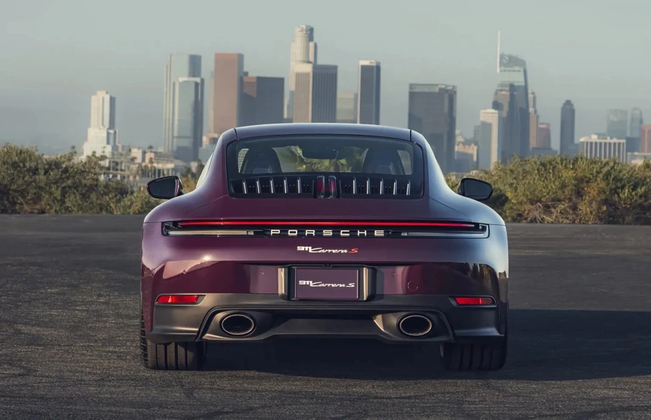Porsche bất ngờ hồi sinh hộp số sàn trên siêu xe 911 Carrera S Porsche bất ngờ hồi sinh hộp số sàn trên siêu xe 911 Carrera S